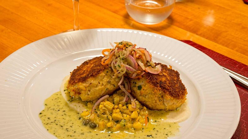 Crab cakes entree